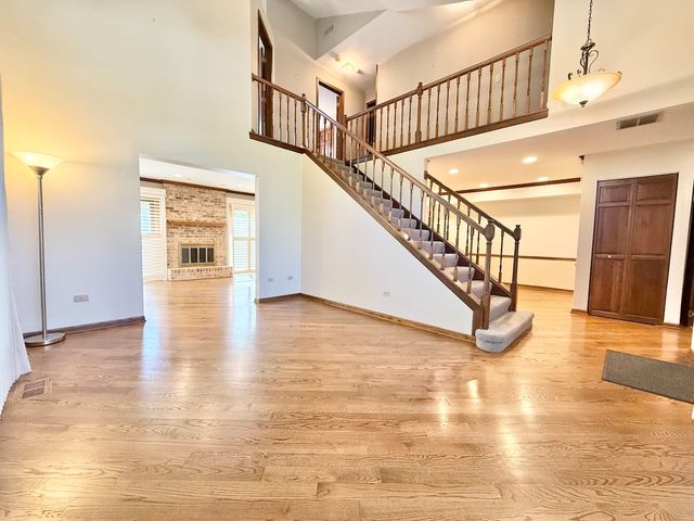 879 N Auburn Woods Drive, Palatine, IL 60067