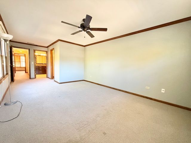 879 N Auburn Woods Drive, Palatine, IL 60067