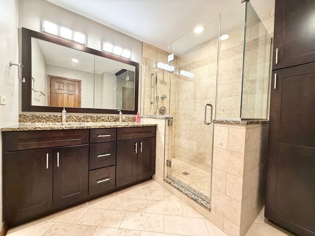 879 N Auburn Woods Drive, Palatine, IL 60067