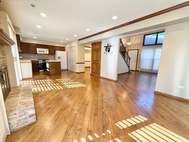 879 N Auburn Woods Drive, Palatine, IL 60067