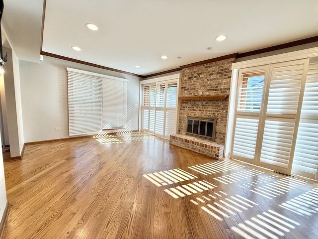 879 N Auburn Woods Drive, Palatine, IL 60067