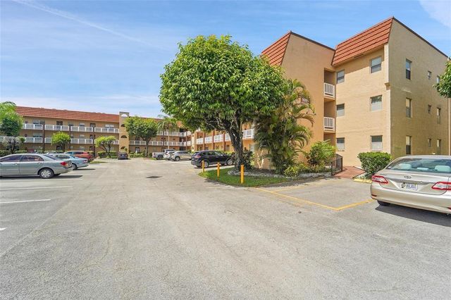 9261 Sunrise Lakes Boulevard, Sunrise, FL 33322