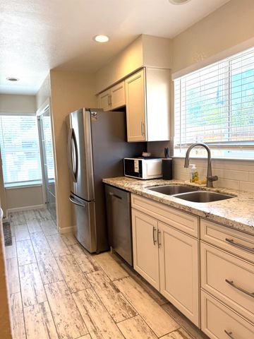 7625 Downing Place Way, Antelope, CA 95843