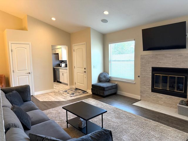 7625 Downing Place Way, Antelope, CA 95843