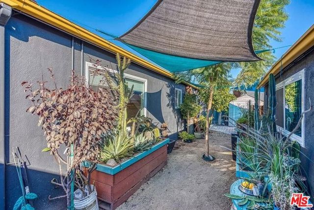 1588 W 36th Street, Los Angeles, CA 90018