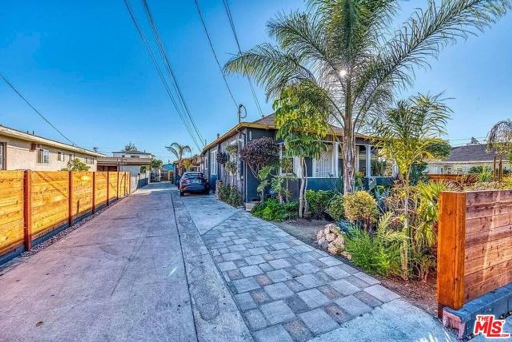 1588 W 36th Street, Los Angeles, CA 90018
