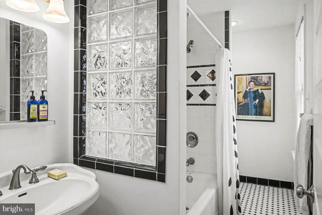 55 BUTTONWOOD ST, New Hope, PA 18938