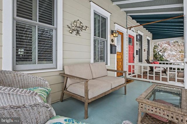 55 BUTTONWOOD ST, New Hope, PA 18938