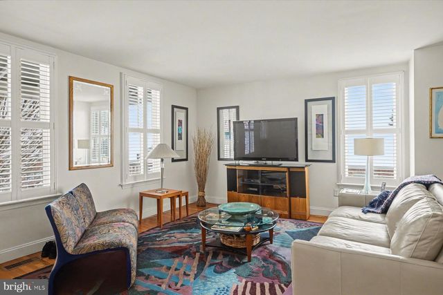 55 BUTTONWOOD ST, New Hope, PA 18938