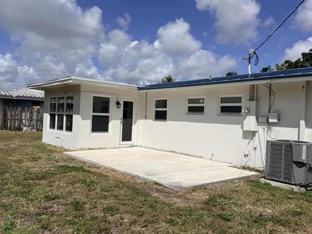 442 SW 14th Court, Pompano Beach, FL 33060