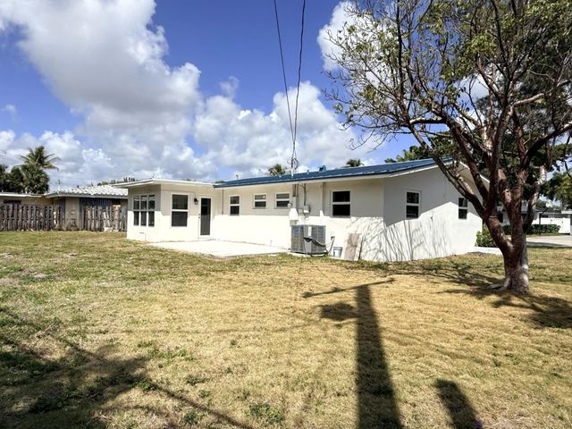 442 SW 14th Court, Pompano Beach, FL 33060