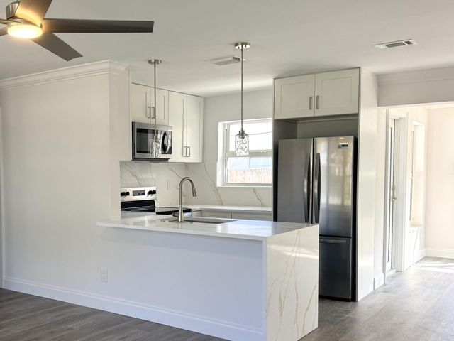 442 SW 14th Court, Pompano Beach, FL 33060