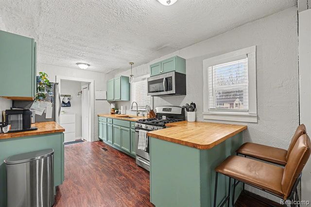 46 E Glass Road, Ortonville, MI 48462