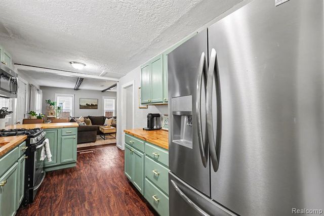 46 E Glass Road, Ortonville, MI 48462