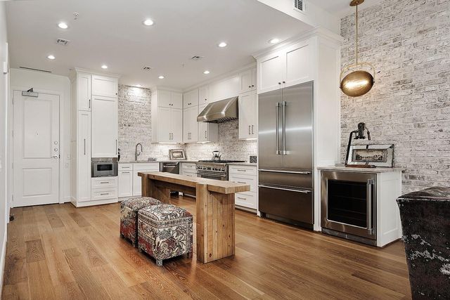 3 Waterway Court 4D, The Woodlands, TX 77380