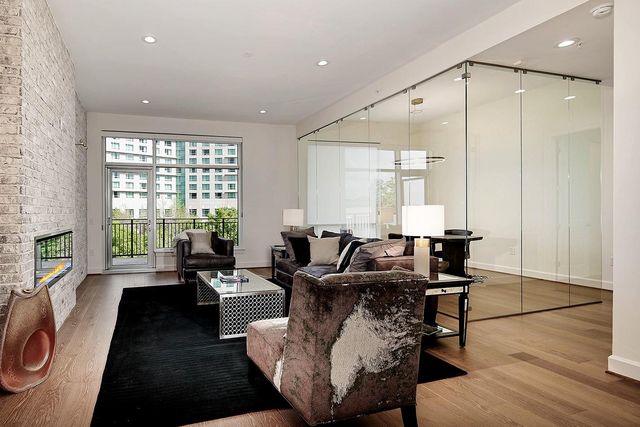 3 Waterway Court 4D, The Woodlands, TX 77380