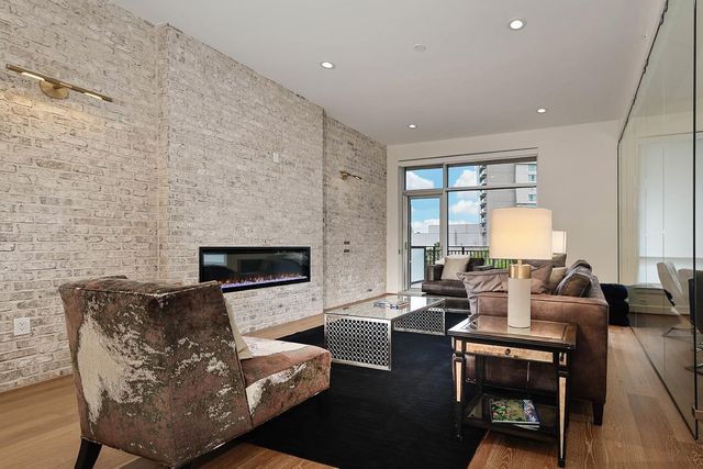 3 Waterway Court 4D, The Woodlands, TX 77380