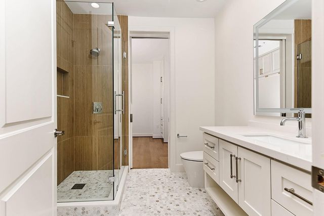 3 Waterway Court 4D, The Woodlands, TX 77380