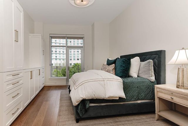 3 Waterway Court 4D, The Woodlands, TX 77380