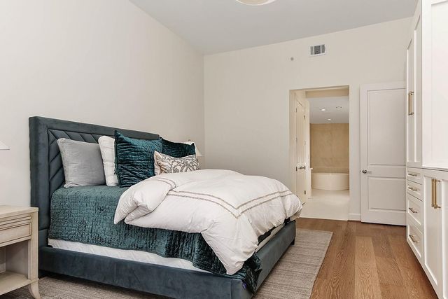 3 Waterway Court 4D, The Woodlands, TX 77380