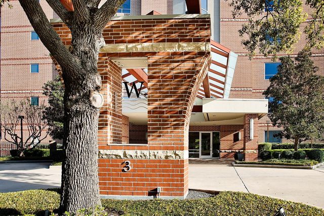 3 Waterway Court 4D, The Woodlands, TX 77380