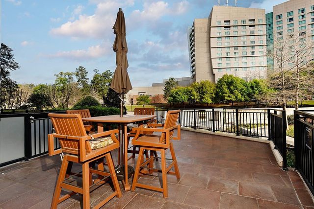 3 Waterway Court 4D, The Woodlands, TX 77380