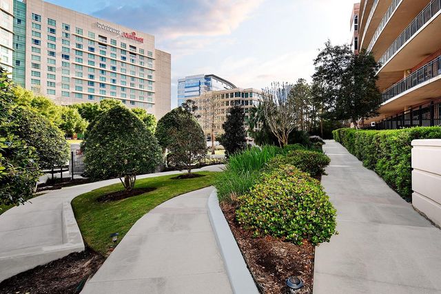 3 Waterway Court 4D, The Woodlands, TX 77380