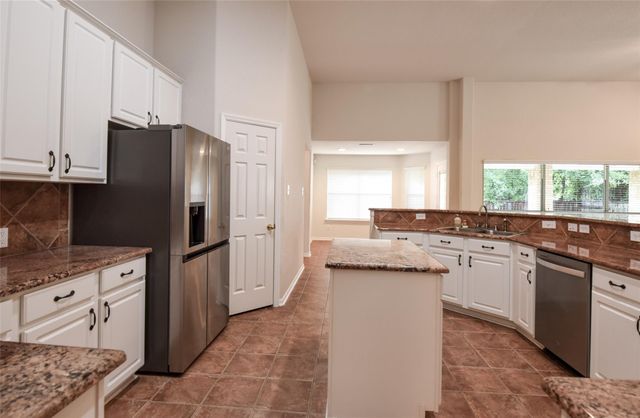 22 Hobbit Glen Drive, Conroe, TX 77384