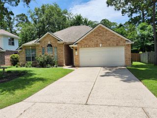 22 Hobbit Glen Drive, Conroe, TX 77384