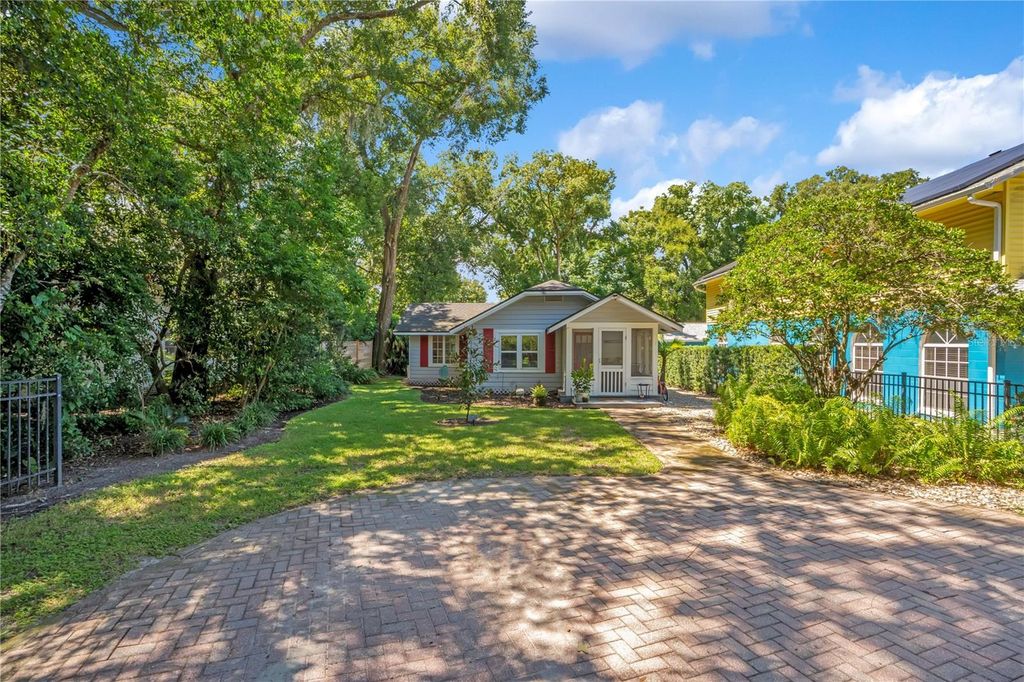 Image 1 of property listing at 628 FOREST STREET, Windermere, FL 34786