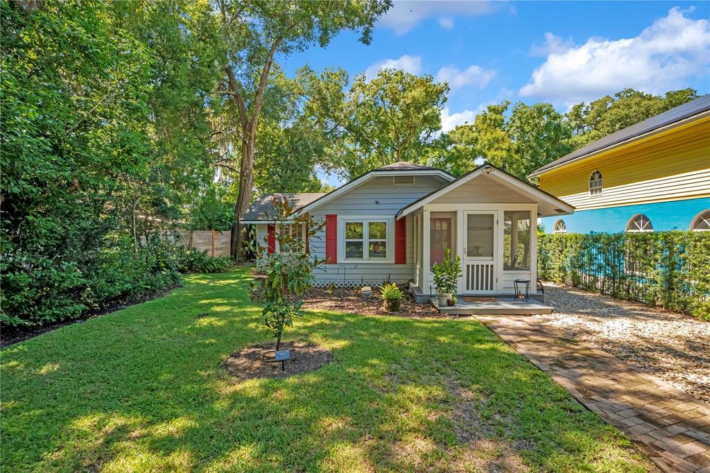Image 2 of property listing at 628 FOREST STREET, Windermere, FL 34786