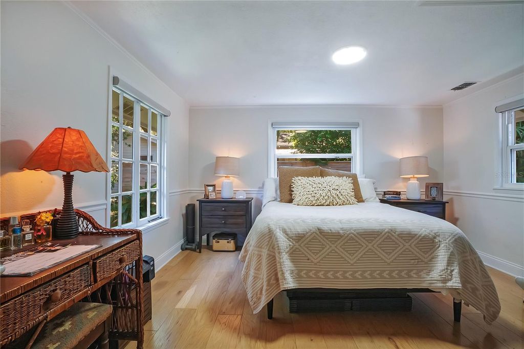 Image 17 of property listing at 628 FOREST STREET, Windermere, FL 34786