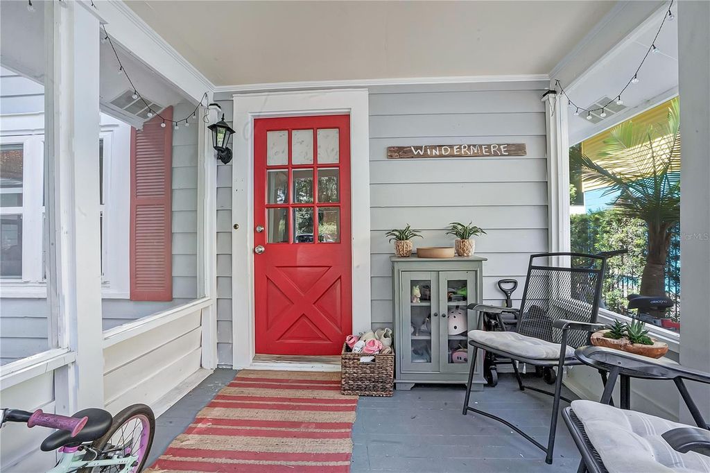 Image 3 of property listing at 628 FOREST STREET, Windermere, FL 34786
