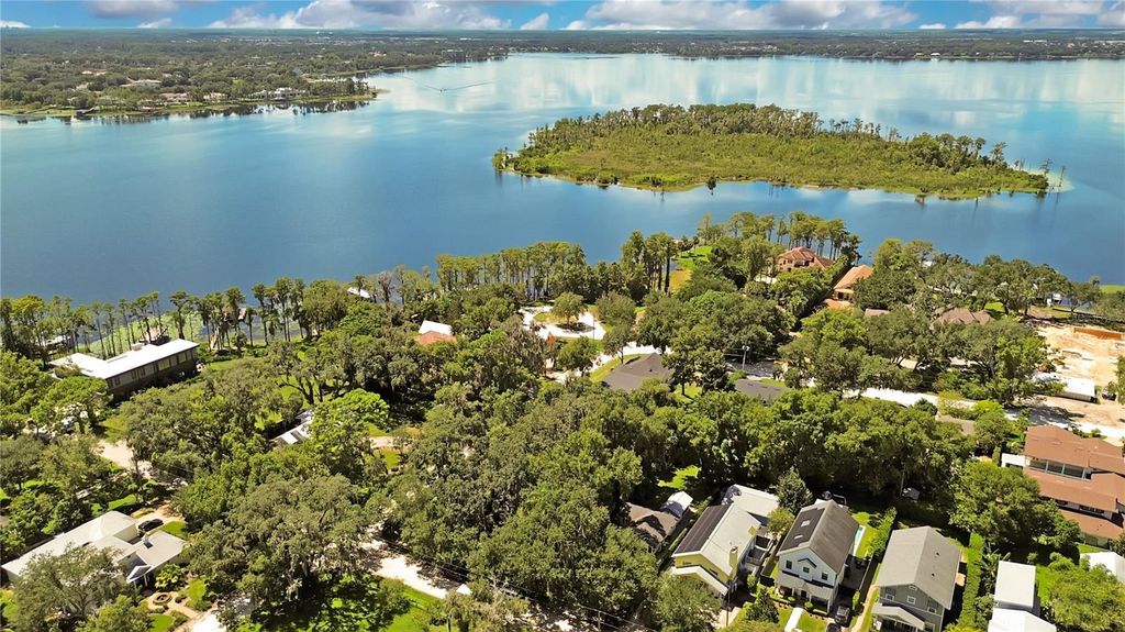 Image 29 of property listing at 628 FOREST STREET, Windermere, FL 34786