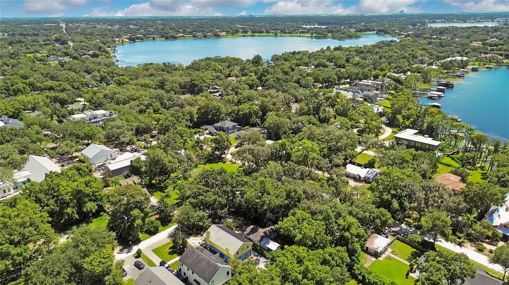 Image 31 of property listing at 628 FOREST STREET, Windermere, FL 34786