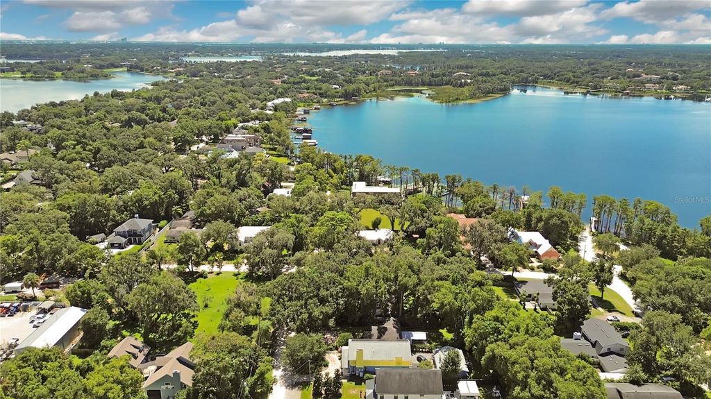 Image 32 of property listing at 628 FOREST STREET, Windermere, FL 34786