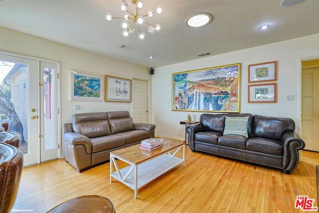 4722 Ventura Canyon Avenue, Sherman Oaks, CA 91423