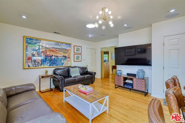 4722 Ventura Canyon Avenue, Sherman Oaks, CA 91423