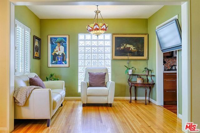 4722 Ventura Canyon Avenue, Sherman Oaks, CA 91423