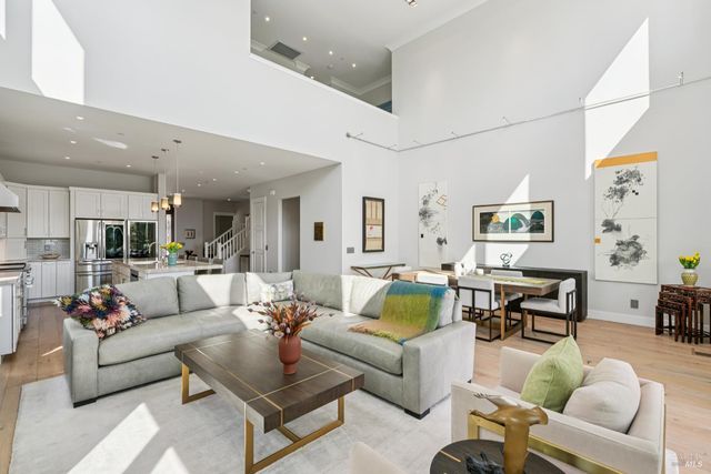 4990 Lakepointe Cir, Santa Rosa, CA 95403