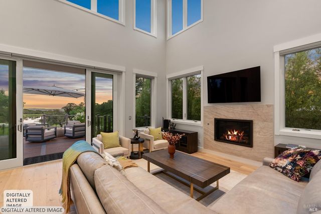 4990 Lakepointe Cir, Santa Rosa, CA 95403