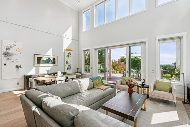 4990 Lakepointe Cir, Santa Rosa, CA 95403