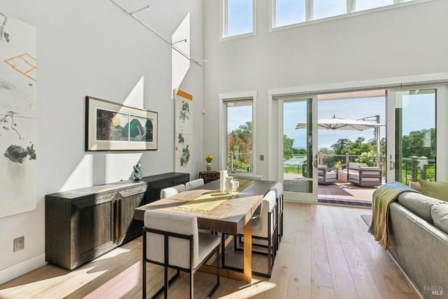 4990 Lakepointe Cir, Santa Rosa, CA 95403