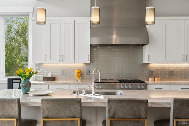 4990 Lakepointe Cir, Santa Rosa, CA 95403