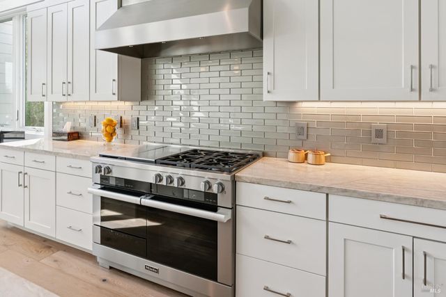 4990 Lakepointe Cir, Santa Rosa, CA 95403