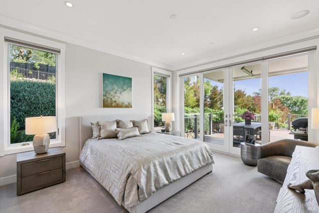 4990 Lakepointe Cir, Santa Rosa, CA 95403