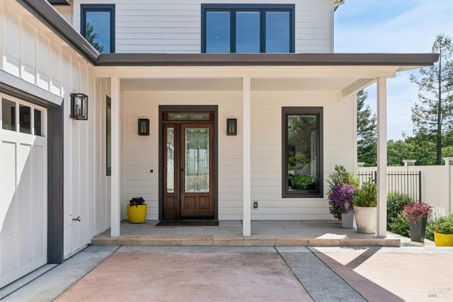 4990 Lakepointe Cir, Santa Rosa, CA 95403