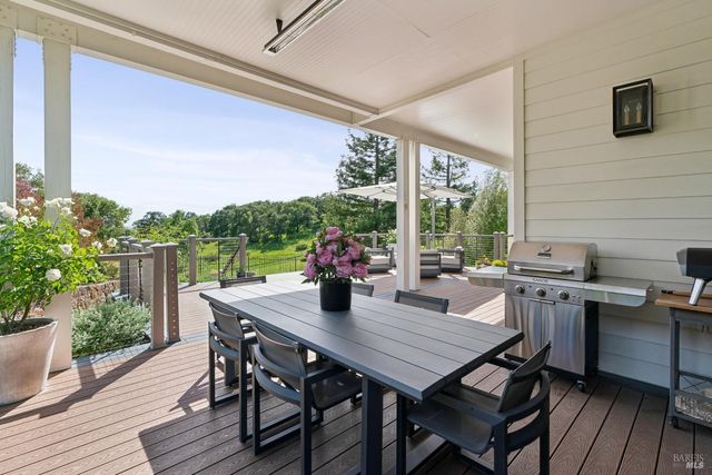 4990 Lakepointe Cir, Santa Rosa, CA 95403