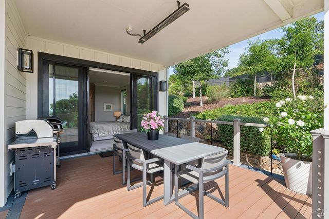 4990 Lakepointe Cir, Santa Rosa, CA 95403