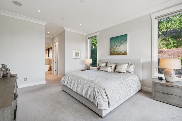 4990 Lakepointe Cir, Santa Rosa, CA 95403